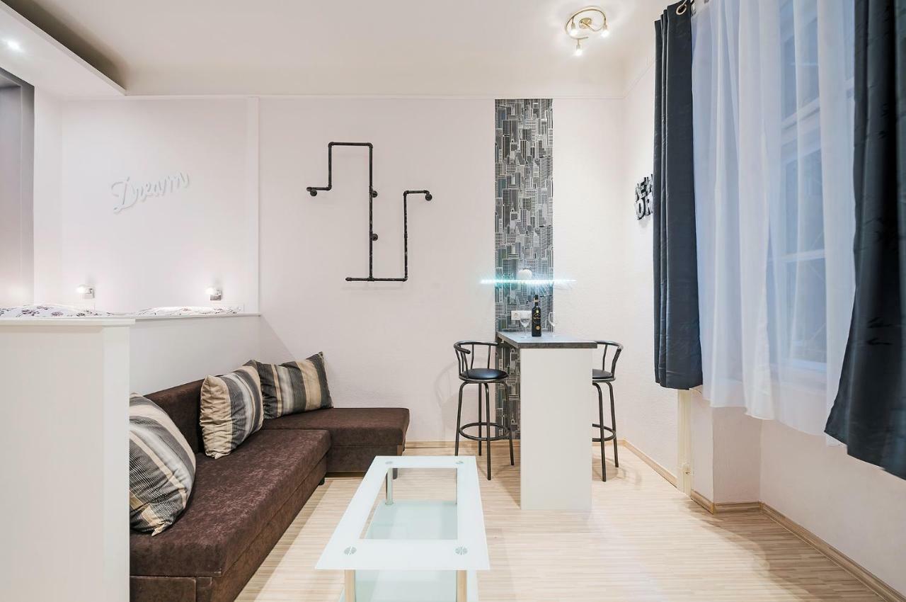 Free Parking, Quiet Design Flat In The Centre Apartment Budapest Bagian luar foto